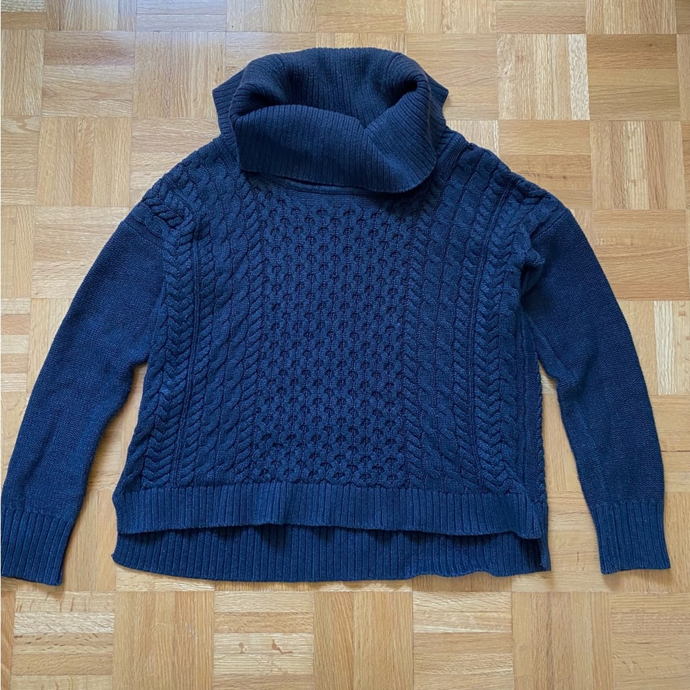 American Eagle Cable knit sweater
